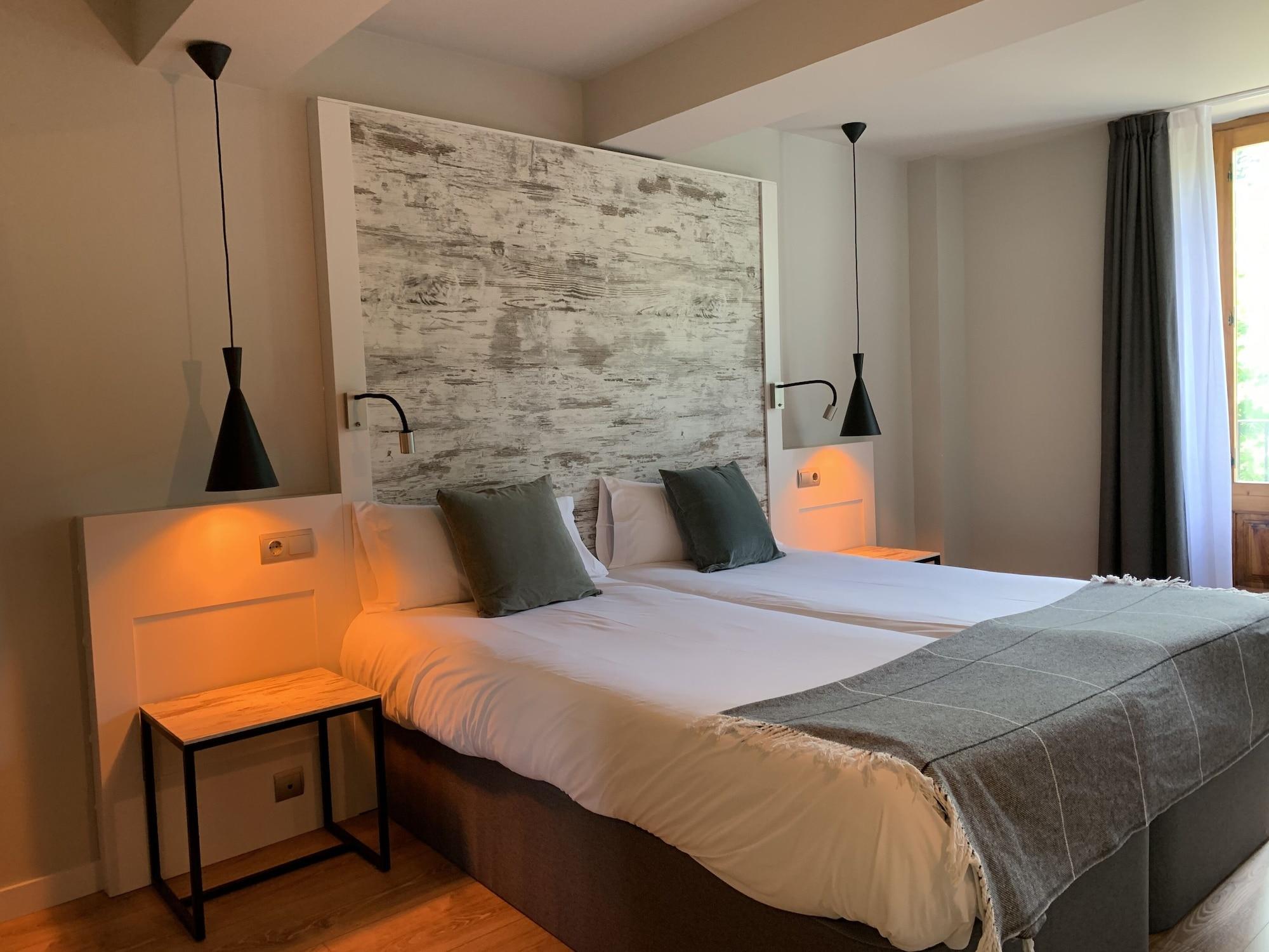 Hotel Cims De カンプロドン エクステリア 写真